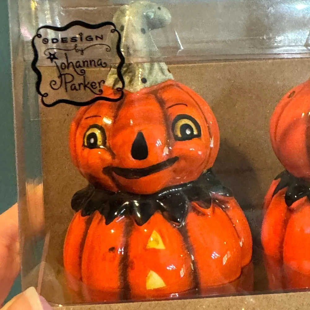Johanna Parker Retro Anthropomorphic Jack-o'-Lantern Salt & Pepper Shakers